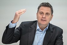 Roche-Chef Thomas Schinecker - Georgios Kefalas/KEYSTONE/dpa