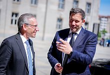 Neue Bundesregierung nimmt Arbeit auf - Kay Nietfeld/dpa
