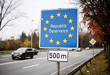 Wer nach &Ouml;sterreich einreist, braucht nun eine Dreifach-Impfung oder einen PCR-Test. - Matthias Balk/dpa