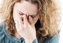 Schmerzen an den Augen - Foto: Christin Klose/dpa-tmn