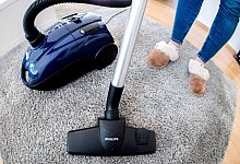 Immer noch oft ungleich verteilt: Hausarbeit - Hauke-Christian Dittrich/dpa