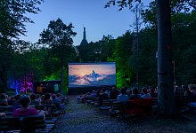 Waldb&uuml;hne am Hermann - Friedrich-Wilhelm Gol&uuml;keIm Nieleinen 2532758 Detmoldwww.golueke.net