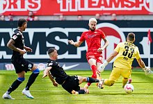 1. FC Kaiserslautern - Arminia Bielefeld - Uwe Anspach/dpa