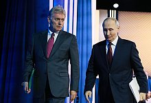 Putin und sein Pressesprecher Peskow - Mikhail Metzel/Pool Sputnik Kremlin/dpa