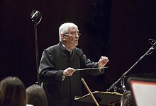 Souverän: Otto Schily dirigierte im Januar die „MWL Festival Philharmonie“. - Wilfried Gerharz