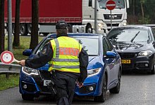 Immer wieder kommt es zu Kontrollen durch die Bundespolizei, bei dem auch illegale Fracht wie Drogen gesucht und gefunden werden. - Symbolbild: picture alliance / Ingo Wagner/dpa