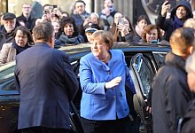 Altkanzlerin Merkel bei Signierstunde - Marcus Brandt/dpa