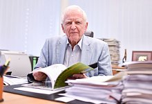 Medizin-Nobelpreistr&auml;ger Harald zur Hausen gestorben - picture alliance / Uwe Anspach/dpa