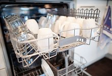 Vor der Anschaffung von Neugeräten beschäftigen sich Konsumenten mit dem Thema Energiesparen. - Martin Gerten/dpa