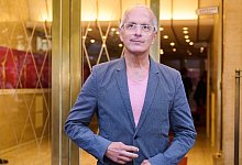 Christoph Maria Herbst kommt zur Verleihung des Ernst-Lubitsch-Preises in die Astor Film Lounge. - Annette Riedl/dpa