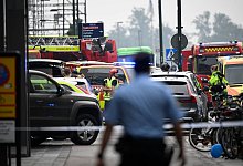 Gro&szlig;einsatz in Malm&ouml; nach Sch&uuml;ssen in einem Einkaufszentrum Mitte August. Jeden Tag geschieht in Schweden im Durchschnitt mehr als eine Gewalttat mit Schusswaffen. - Johan Nilsson/TT News Agency/AP/dpa