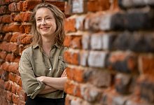 Schauspielerin Odine Johne hat sich auf die Rolle als LKA-Ermittlerin intensiv vorbereitet. - Monika Skolimowska/dpa