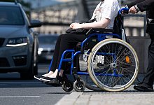 Barriere für Menschen mit Behinderung - Sebastian Kahnert/dpa