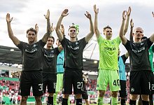 Greuther F&uuml;rth feiert - Hendrik Schmidt/dpa