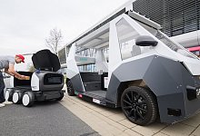 Paketroboter - Julian Stratenschulte/dpa