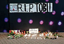 Trauer um Eishockeyspieler Tobias Eder - Duckwitz/osnapix/dpa