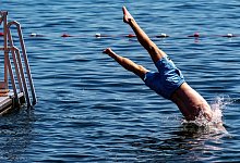 Wie wir bei Hitze einen k&uuml;hlen Kopf bewahren - Foto: Axel Heimken/dpa/dpa-tmn