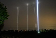 Suche nach Sechsj&auml;hrigem mit Lichtkegeln - Jonas Walzberg/dpa