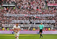 Stuttgarter Fans - Jan-Philipp Strobel/dpa