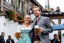 Besuch des FC Bayern München auf dem Oktoberfest - Matthias Balk/dpa