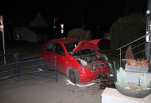 Frau f&auml;hrt mit 1,6 Promille in Vorgarten - -/Polizei Hamm/dpa