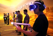 PlayStation VR - Foto: Mike Nelson/epa/dpa