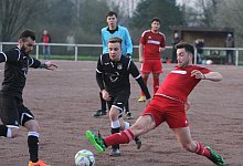 Mit der Fu&szlig;spitze nach vorne - Sebastian Lucas