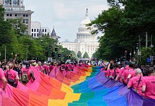 J&auml;hrliche Pride-Parade in Washington - Mark Schiefelbein/AP/dpa