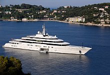 Luxusjacht \\\'Eclipse\\\' vor Villefranche-sur-Mer - picture alliance / dpa