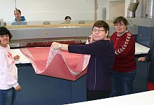 Team in der Lebenshilfe-W&auml;scherei - privat