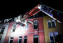 Drei Menschen aus brennendem Haus gerettet - -/Feuerwehr Iserlohn/dpa