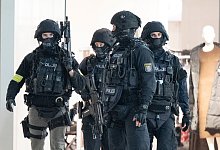 Polizeieinsatz im Nordwestzentrum in Frankfurt - Boris Roessler/dpa