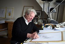 Der franz&ouml;sische Zeichner und Karikaturist Jean-Jacques Sempe bei der Arbeit in seinem Haus in Paris. - Stephane De Sakutin/AFP/dpa