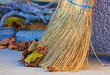 Laub fegen - Symbolbild: Pixabay