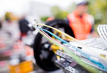 Ein Recht auf nicht ganz so lahmes Internet kann jetzt offiziell eingefordert werden. - Rolf Vennenbernd/dpa