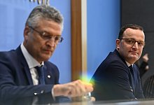 Corona-Lage in Deutschland - Foto: Tobias Schwarz/AFP Pool/dpa