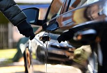 Auto zerkratzt - picture alliance/dpa