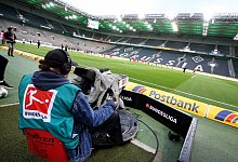 &Uuml;bertragung - Foto: Roland Weihrauch/dpa