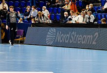 Lichtwerbung k&ouml;nnte beim Handball in Zukunft schwierig werden. - Frank Molter/dpa/Archivbild