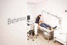 Ein Behandlungszimmer einer Hausarztpraxis - Benjamin Nolte/dpa-tmn