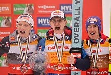 Jan Hörl, Daniel Tschofenig, Stefan Kraft - Darko Bandic/AP/dpa