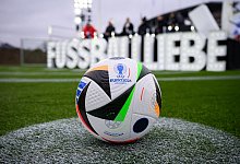 &laquo;Fu&szlig;ballliebe&raquo; - Bernd von Jutrczenka/dpa