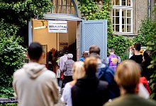 Bundestagswahl - Schlangen vor Berliner Wahllokalen - Hauke-Christian Dittrich/dpa