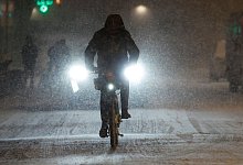 Winterwetter in Frankreich - Jean-Francois Badias/AP/dpa