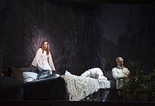 Ist sie verr&uuml;ckt oder ist sies nicht? - Foto: Landestheater/Schomburg