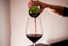 Alkoholkonsum zuhause - Foto: Finn Winkler/dpa