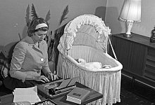 Homeoffice - picture alliance/United Archives