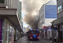 Brand in Krefelder Einkaufsmeile - Alexander Forstreuter/dpa