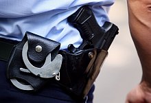 Bewaffneter Polizist - dpa