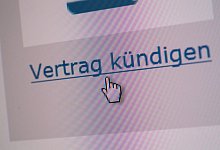 Ab dem 1. Juli müssen Unternehmen auf ihren Seiten einen Kündigungsbutton anbieten. Verstecken dürfen sie den allerdings nicht. - Andrea Warnecke/dpa-tmn